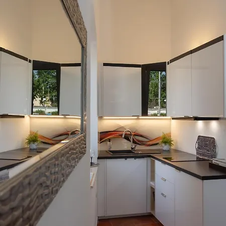 Lägenhet Cozy Central 3 Guests Split