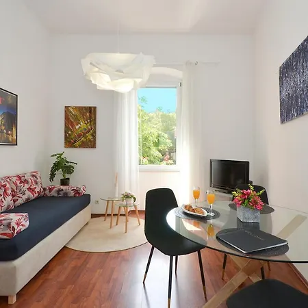 Cozy Central 3 Guests Апартаменты Сплит
