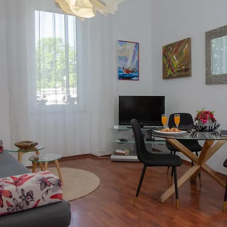 Cozy Central 3 Guests Сплит