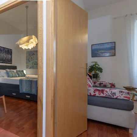 Apartment Cozy Central 3 Guests Split